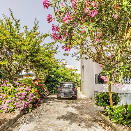 House-garden & Hydromassage-sea-free Parking غرادو